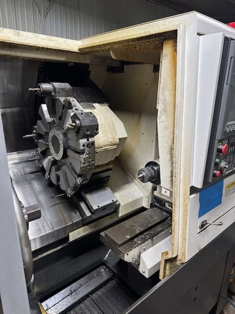 Okuma L-400II-E CNC Lathe, 2018 - Under Power, Chip Conveyor, 10" Chuck - Image 6