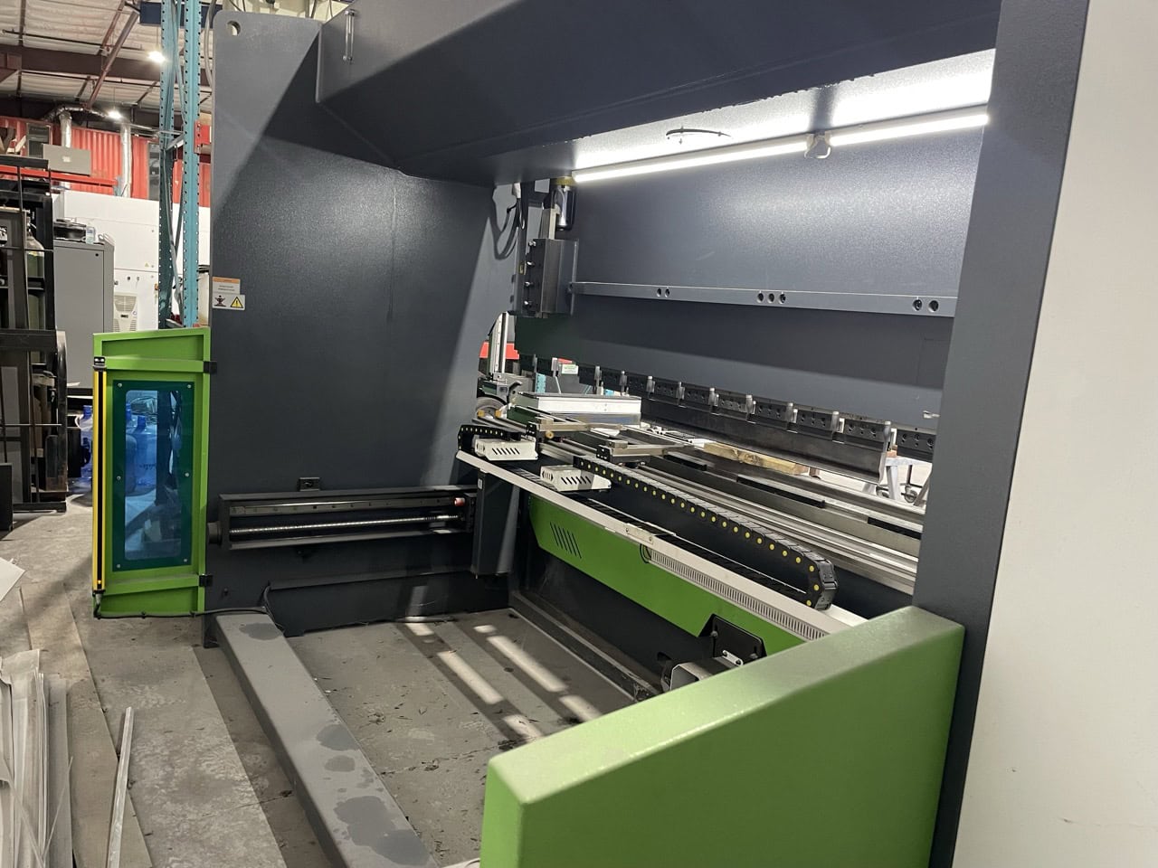 13' x 245 Ton Accurl Genius Pro B40220 Hydraulic CNC Press Brake, 2021-6+1 axes - Image 6