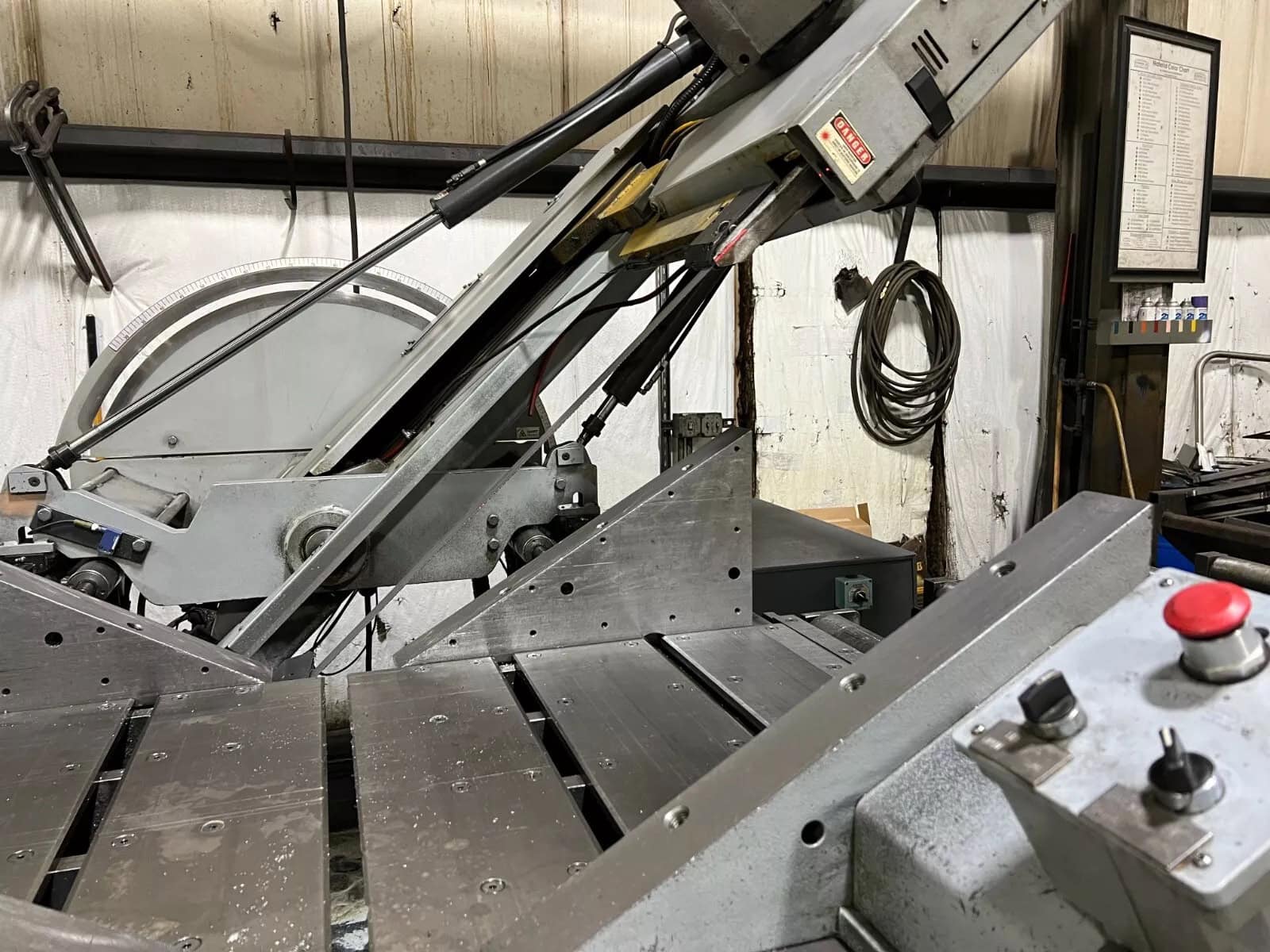 30" x 25" Hydmech V-25 Auto Vertical Band Saw, 2013 - Image 8