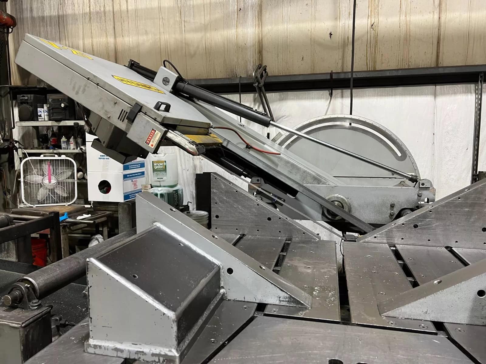 30" x 25" Hydmech V-25 Auto Vertical Band Saw, 2013 - Image 9
