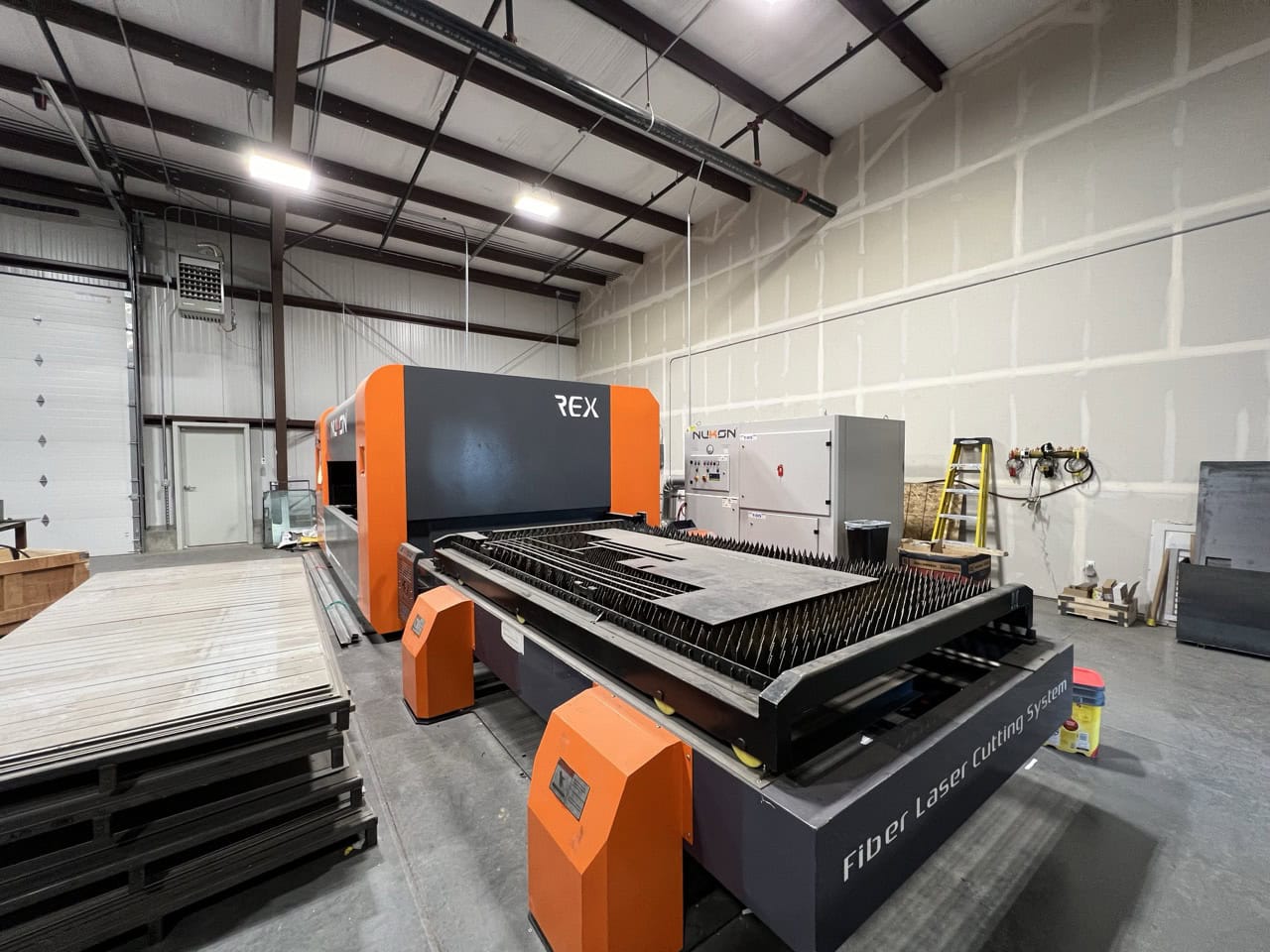 4000 Watt Nukon REX315 GX Fiber Laser, 2022 - 5'x10' Table, Dust Collector, Chiller - Image 12