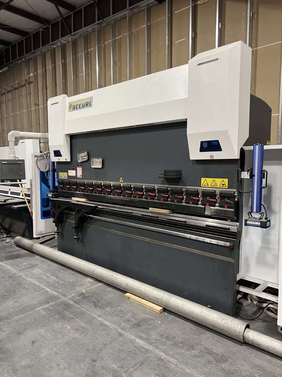 150 Ton x 10' Accurl 5-Axis CNC Press Brake, 2021 - Backgauge, Laser Safety System, Crowning