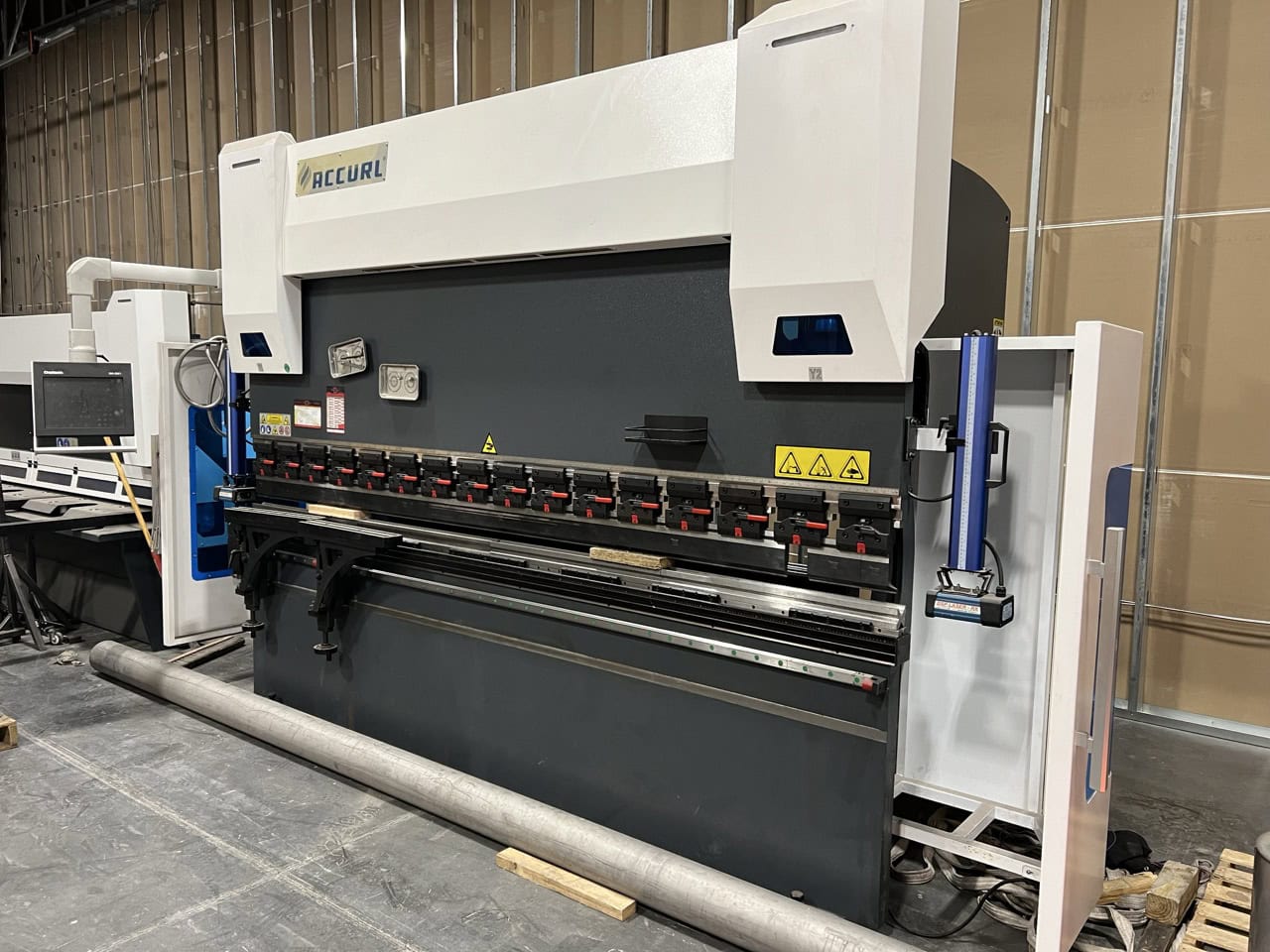 150 Ton x 10' Accurl 5-Axis CNC Press Brake, 2021 - Backgauge, Laser Safety System, Crowning - Image 2