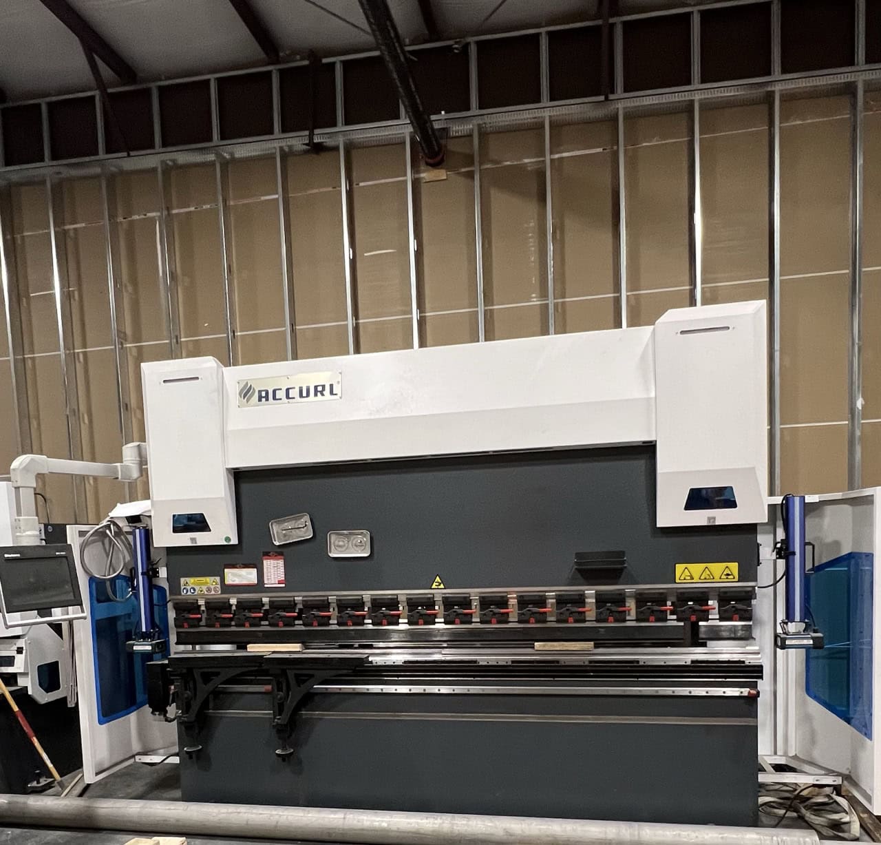 150 Ton x 10' Accurl 5-Axis CNC Press Brake, 2021 - Backgauge, Laser Safety System, Crowning - Image 9