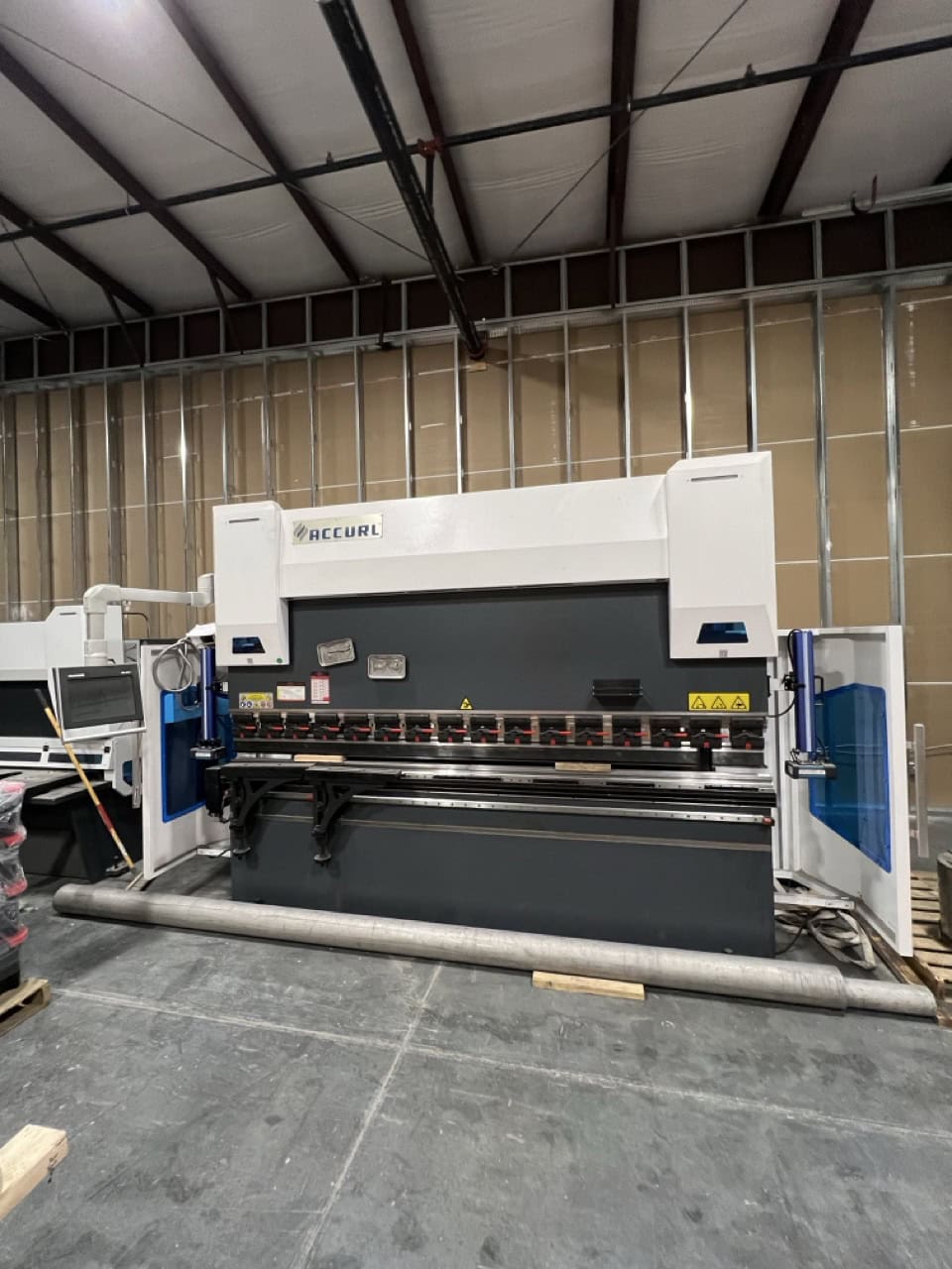 150 Ton x 10' Accurl 5-Axis CNC Press Brake, 2021 - Backgauge, Laser Safety System, Crowning - Image 10