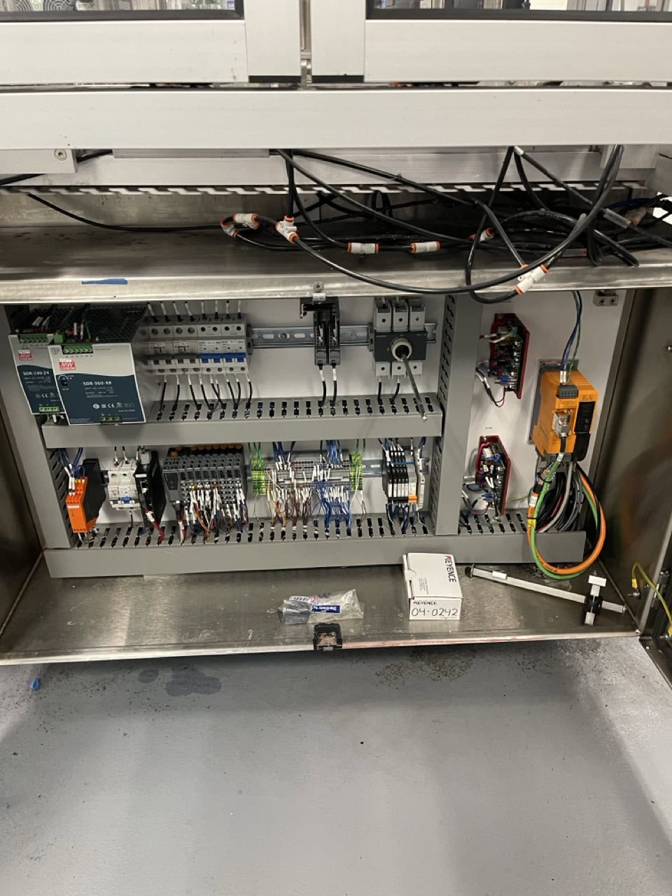 Packaging Efficiency Solutions Orienter/Snap Capping Machine & Kaps-All FS-B Incline Conveyor, 2020 - Image 8