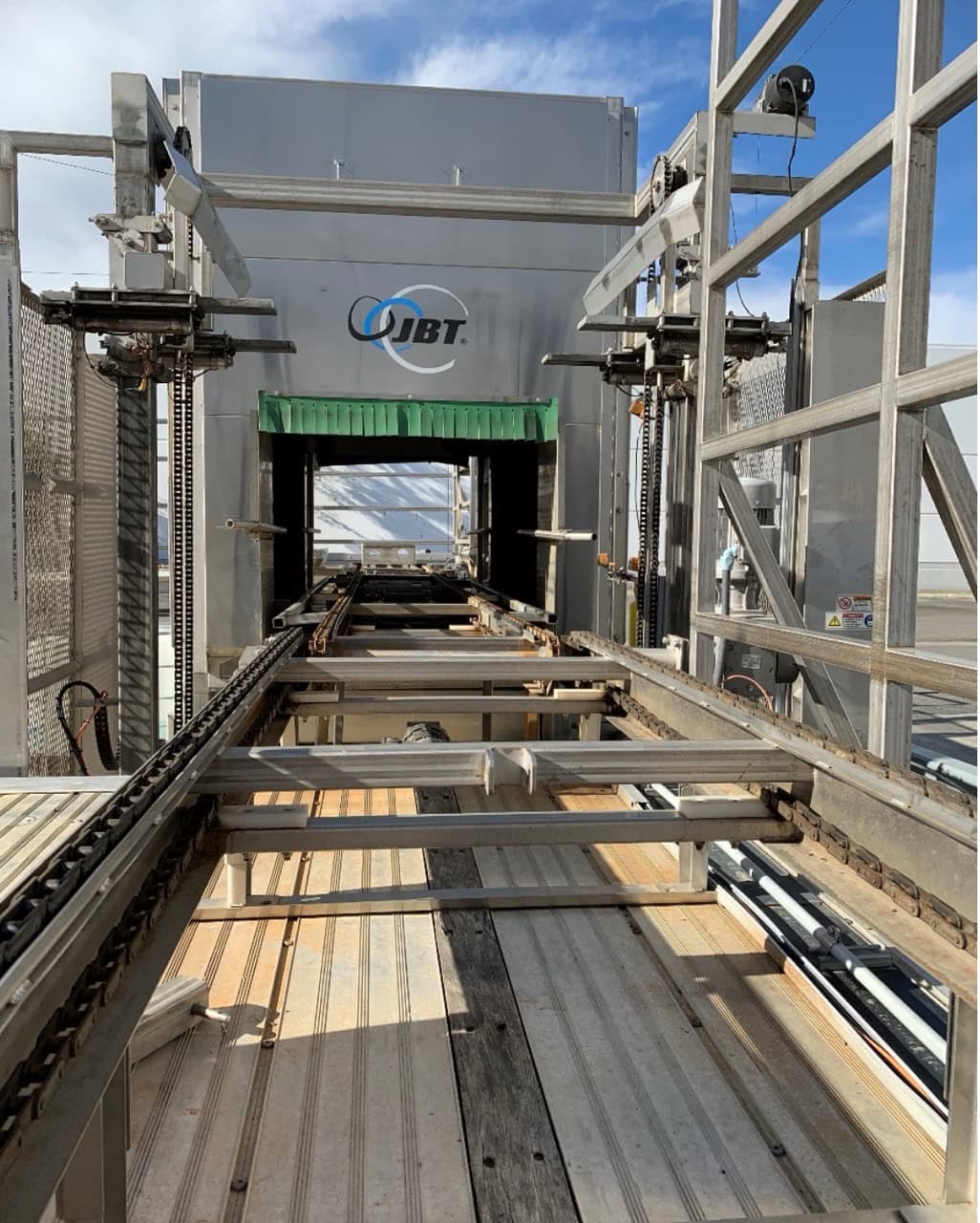 JBT 8940013 Fully Automated Mobile Bin Washer, 2019 - Only Ran One Time - Image 4