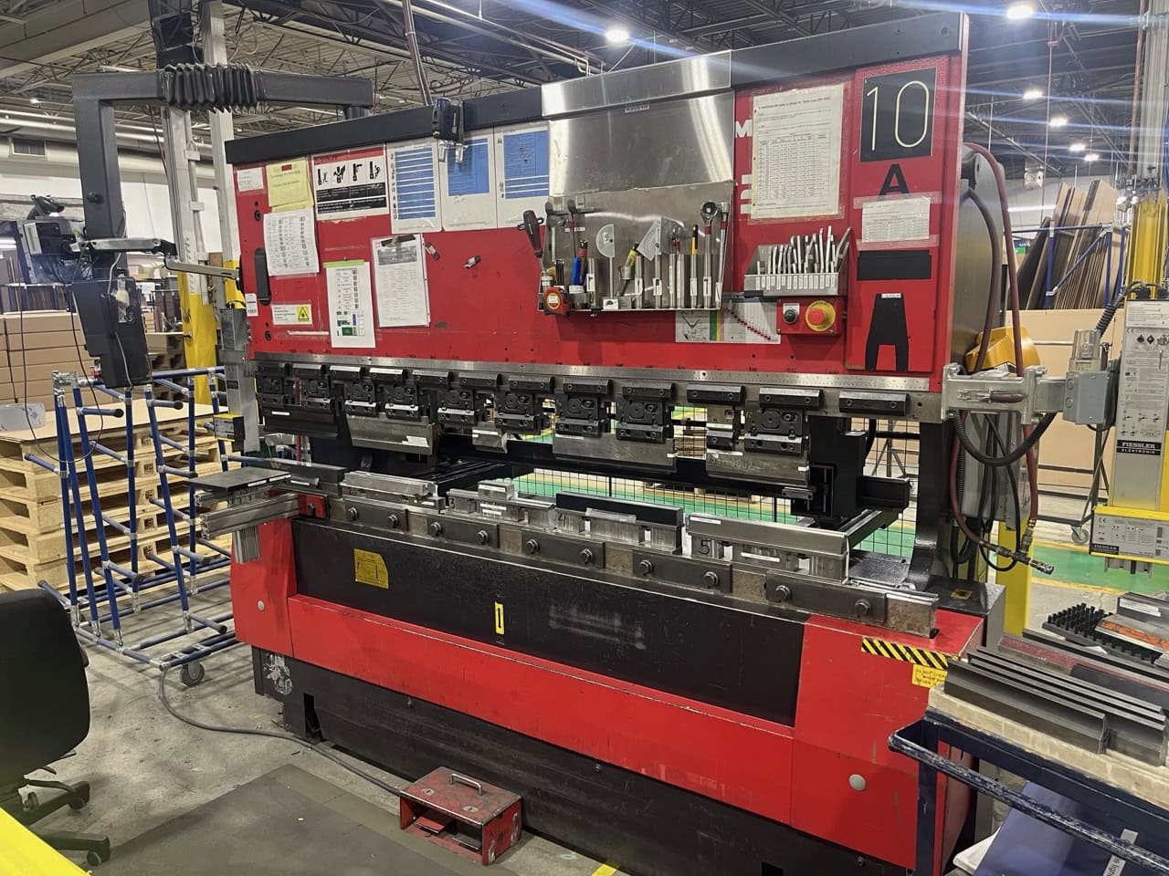 80 Ton x 8' Amada FBD-8025FS, 1999 - NC-9 Control