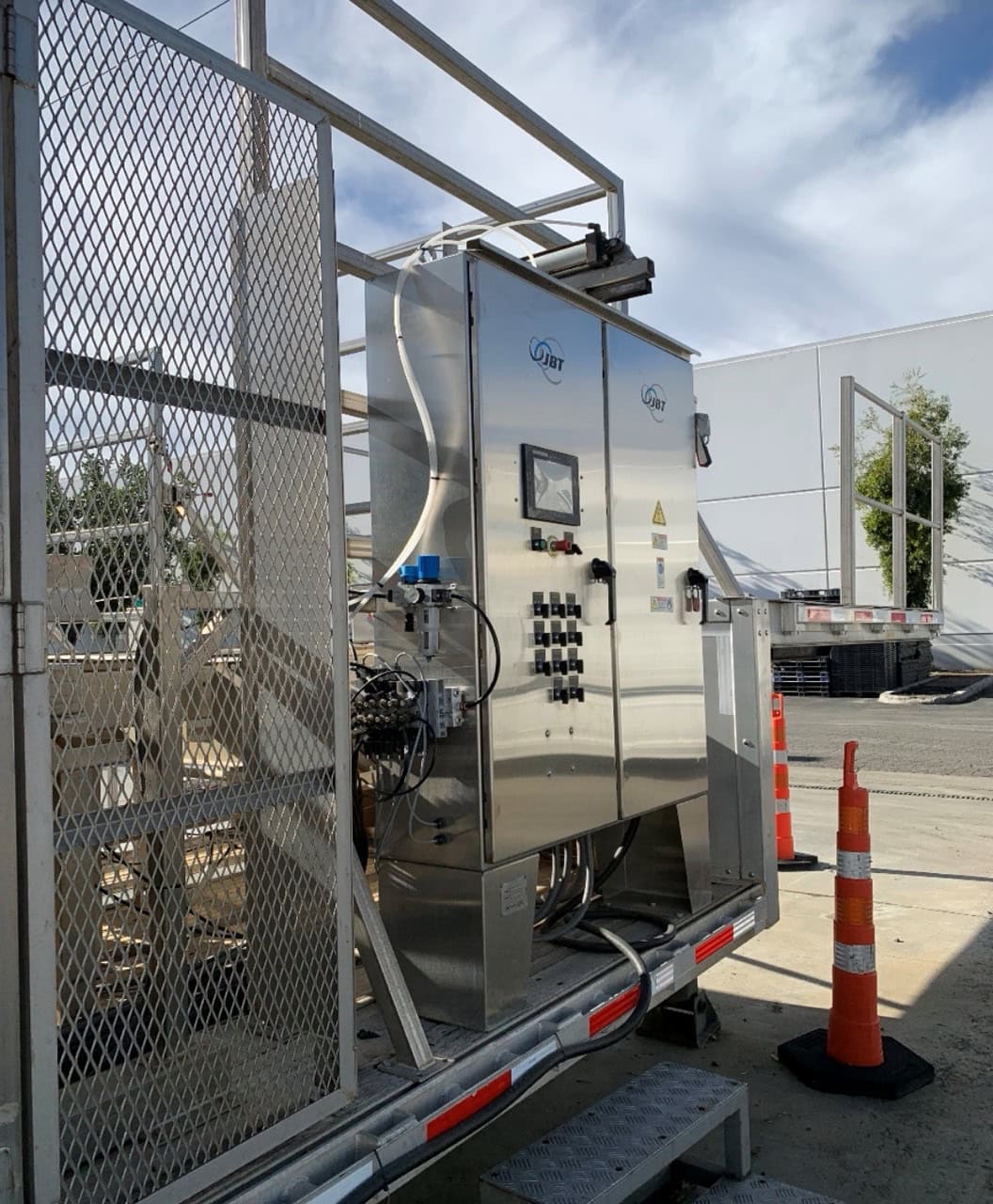 JBT 8940013 Fully Automated Mobile Bin Washer, 2019 - Only Ran One Time - Image 8