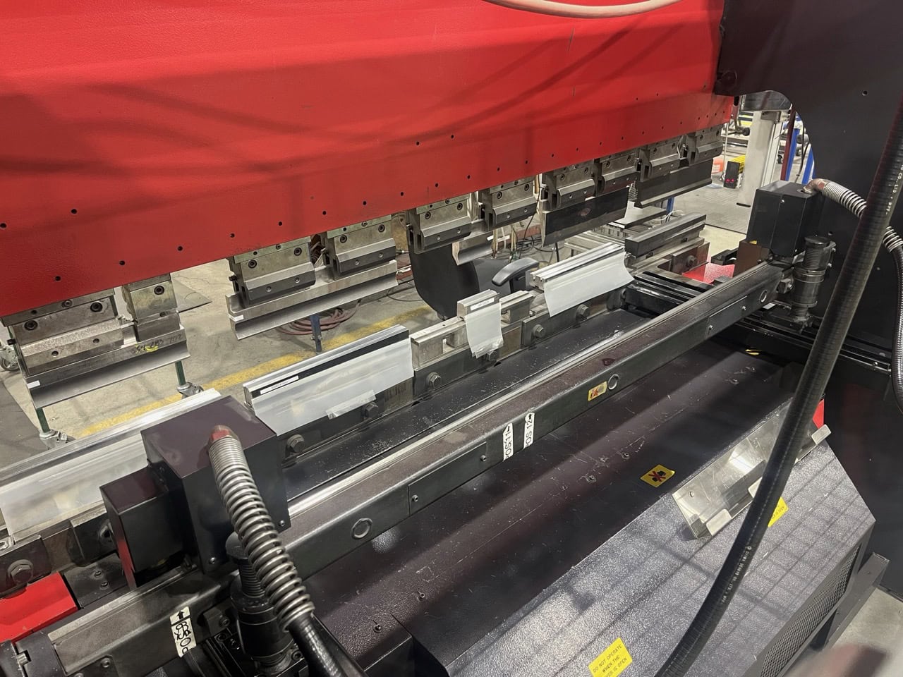 80 Ton x 8' Amada FBD-8025FS, 1999 - NC-9 Control - Image 5