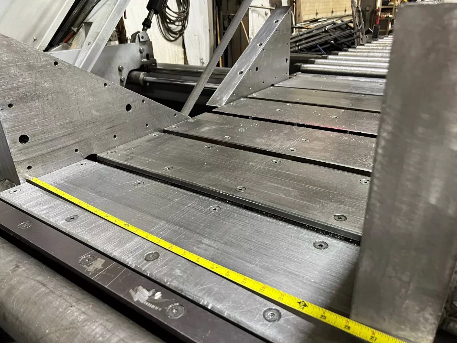 30" x 25" Hydmech V-25 Auto Vertical Band Saw, 2013 - Image 18
