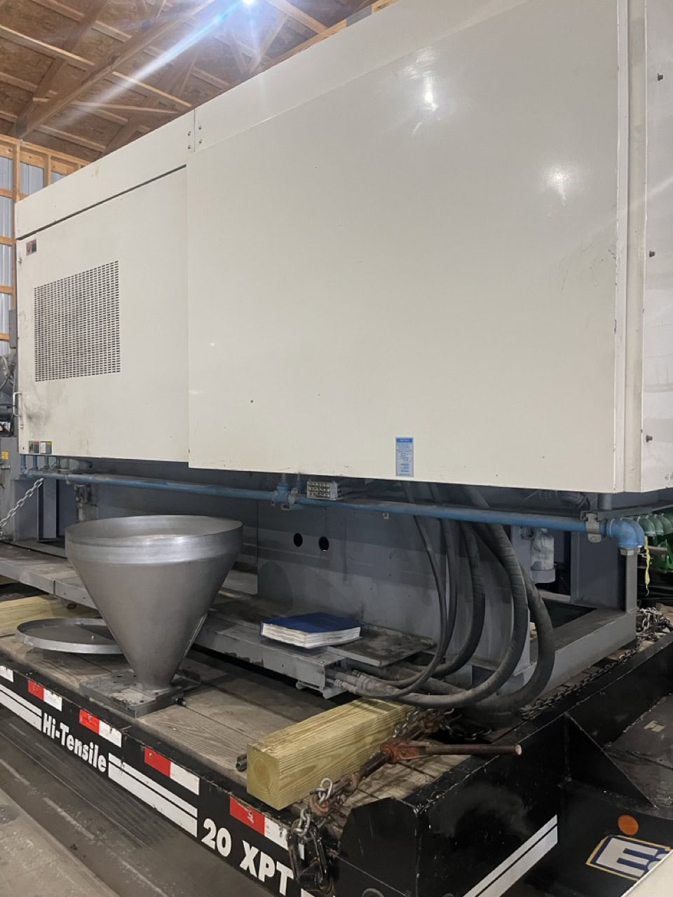 350 Ton 38.2 Oz Shot Sumitomo SH350C Injection Molding Machine, 1998 - Extremely Low Usage - Image 2