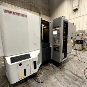 Mori Seiki NHX4000 400mm CNC HMC, 2012 - ChipBlaster Coolant Filtration System, Chip Conveyor, Tooling