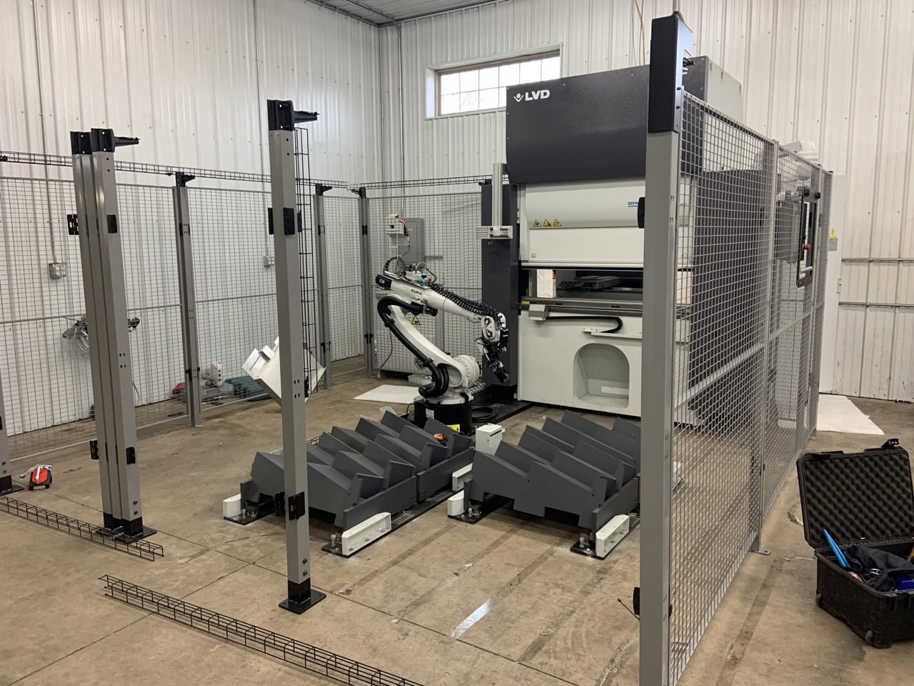 44 Ton x 5' LVD Dyna Cell CNC Robot Press Brake, 2019 - Installed New In 2021