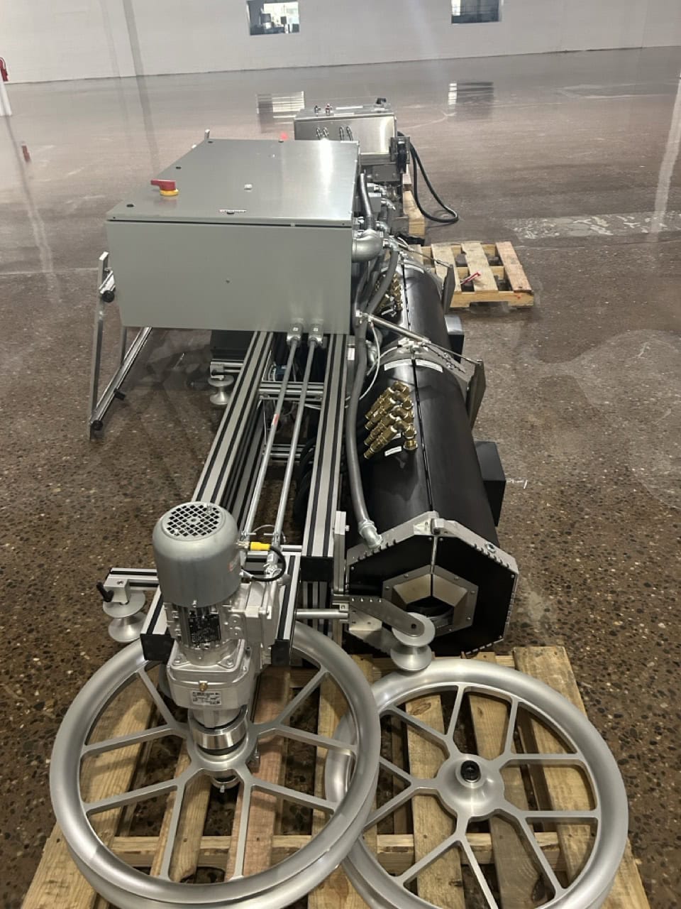 Davis Standard DSR 3.5" Extruder, DS Silicone Curing IR Tower, & Vertical RADROUND® Electric Infrared Preheat Oven, 2021 - 10.5:1 L/D Ratio - Image 12