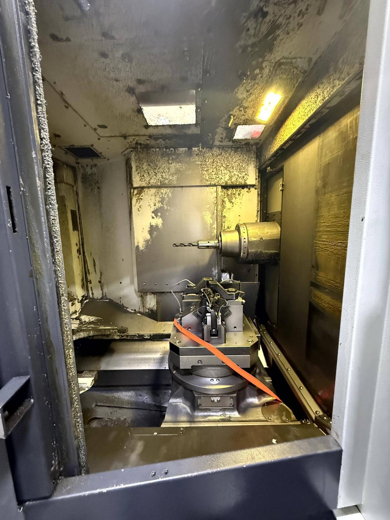 Mori Seiki NHX4000 400mm CNC HMC, 2012 - ChipBlaster Coolant Filtration System, Chip Conveyor, Tooling - Image 2