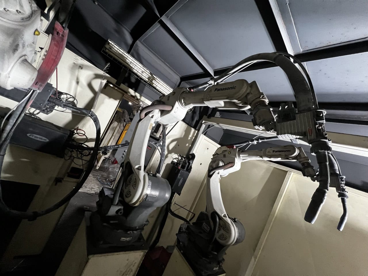 Miller Performarc 3 Arm Robotic Weld Cell, 2014 – Panasonic TA-1600 Robots - Image 3