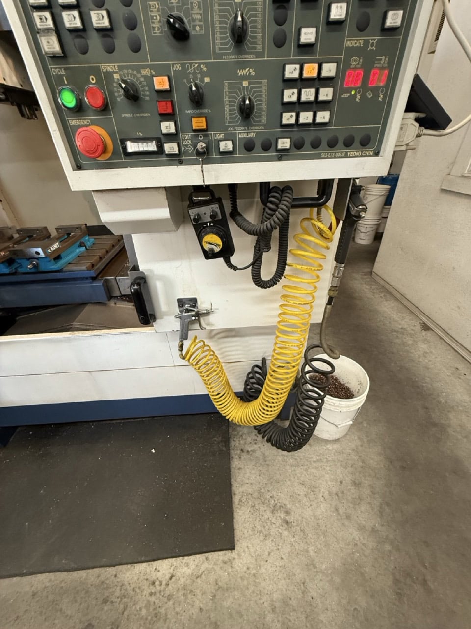 YCM XV1020A VMC, 2005 - Fanuc Control, Chip Auger, Video Available - Image 3