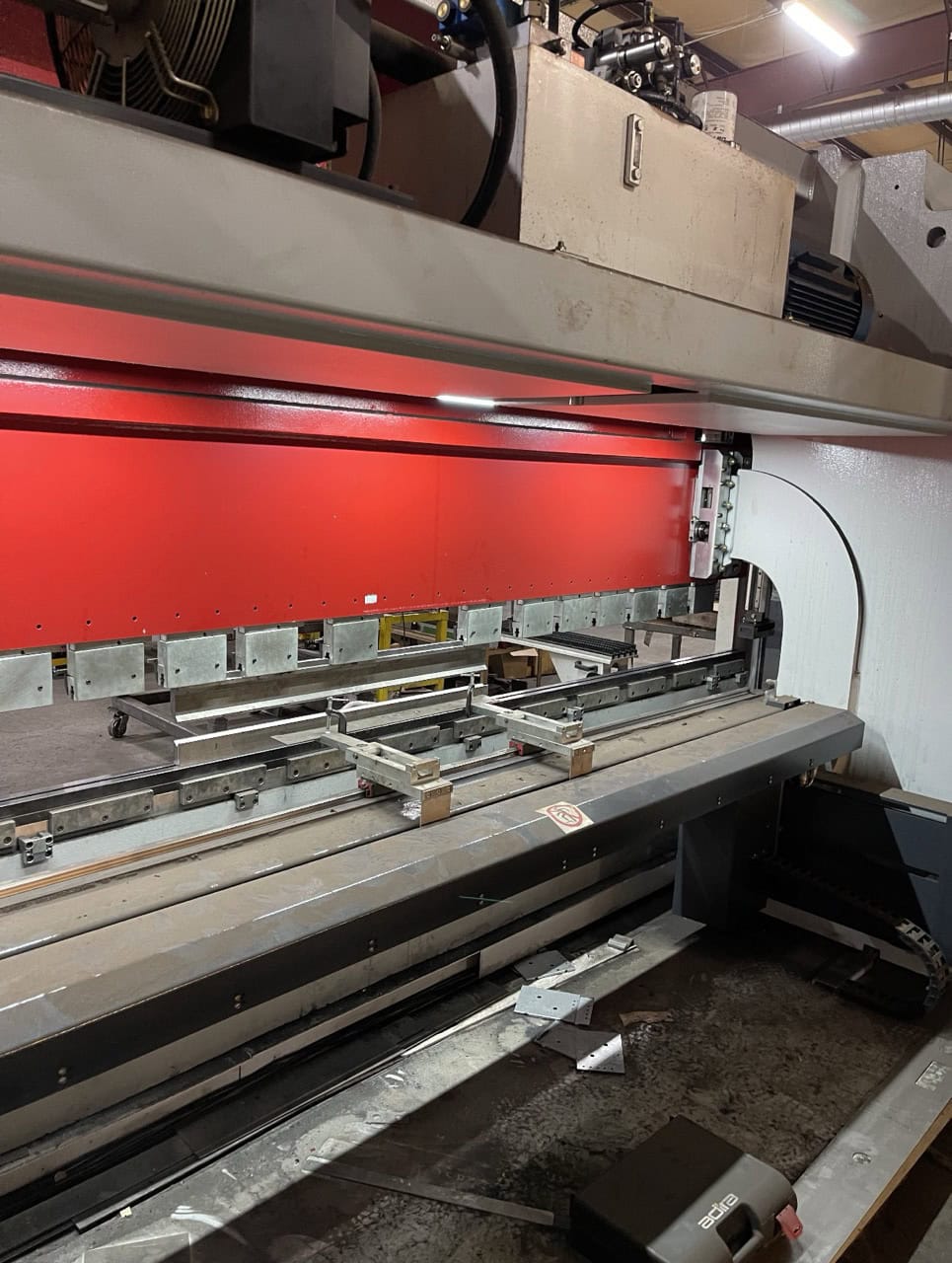 242 Ton x 13' ADIRA Press Brake PA22040, 2021 - Tooling Included - Image 6