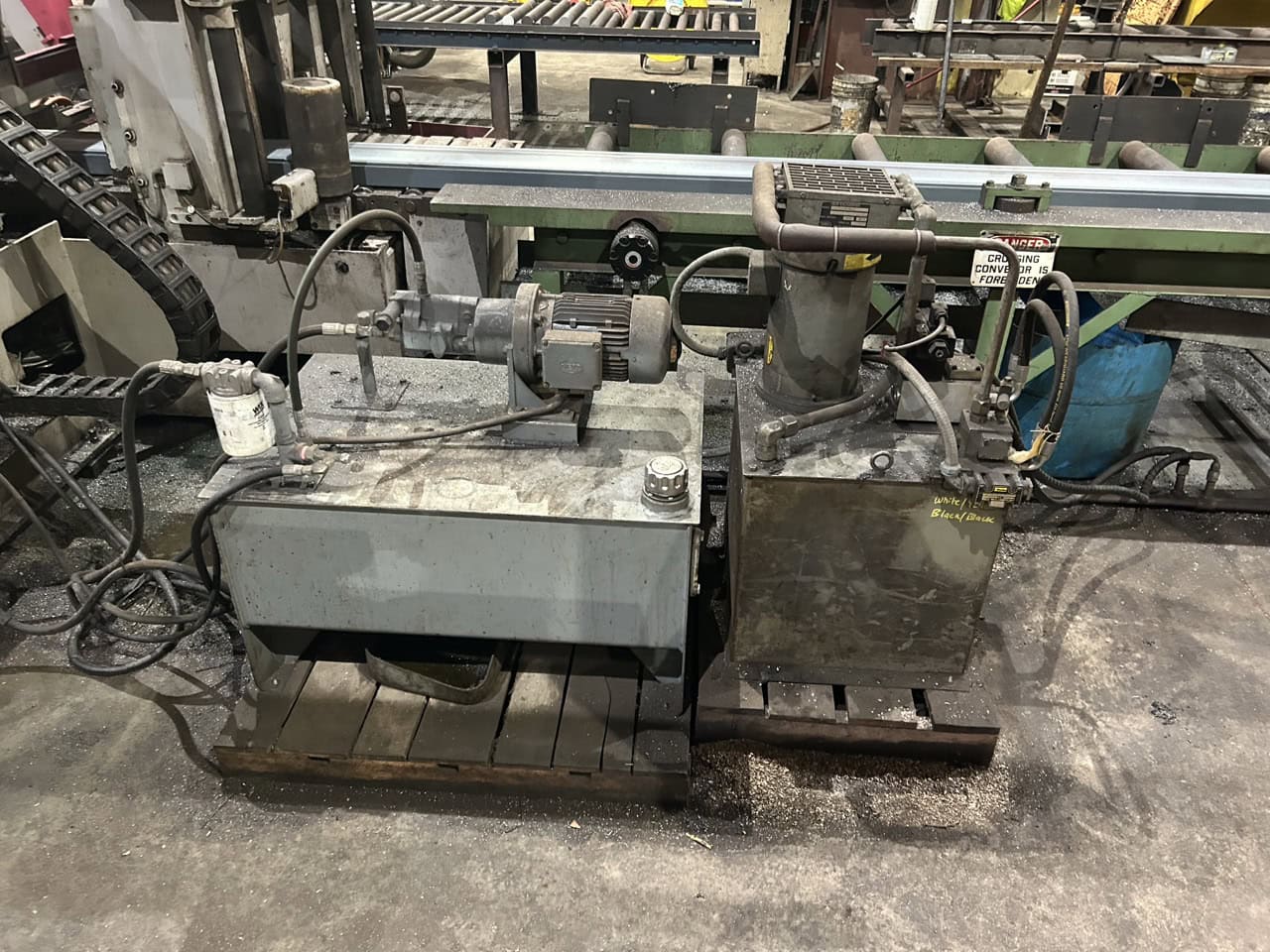 20" x 20" Behringer Model HBP-530A Automatic Horizontal BandSaw, 1998 - 50' of Conveyor Included - Image 5
