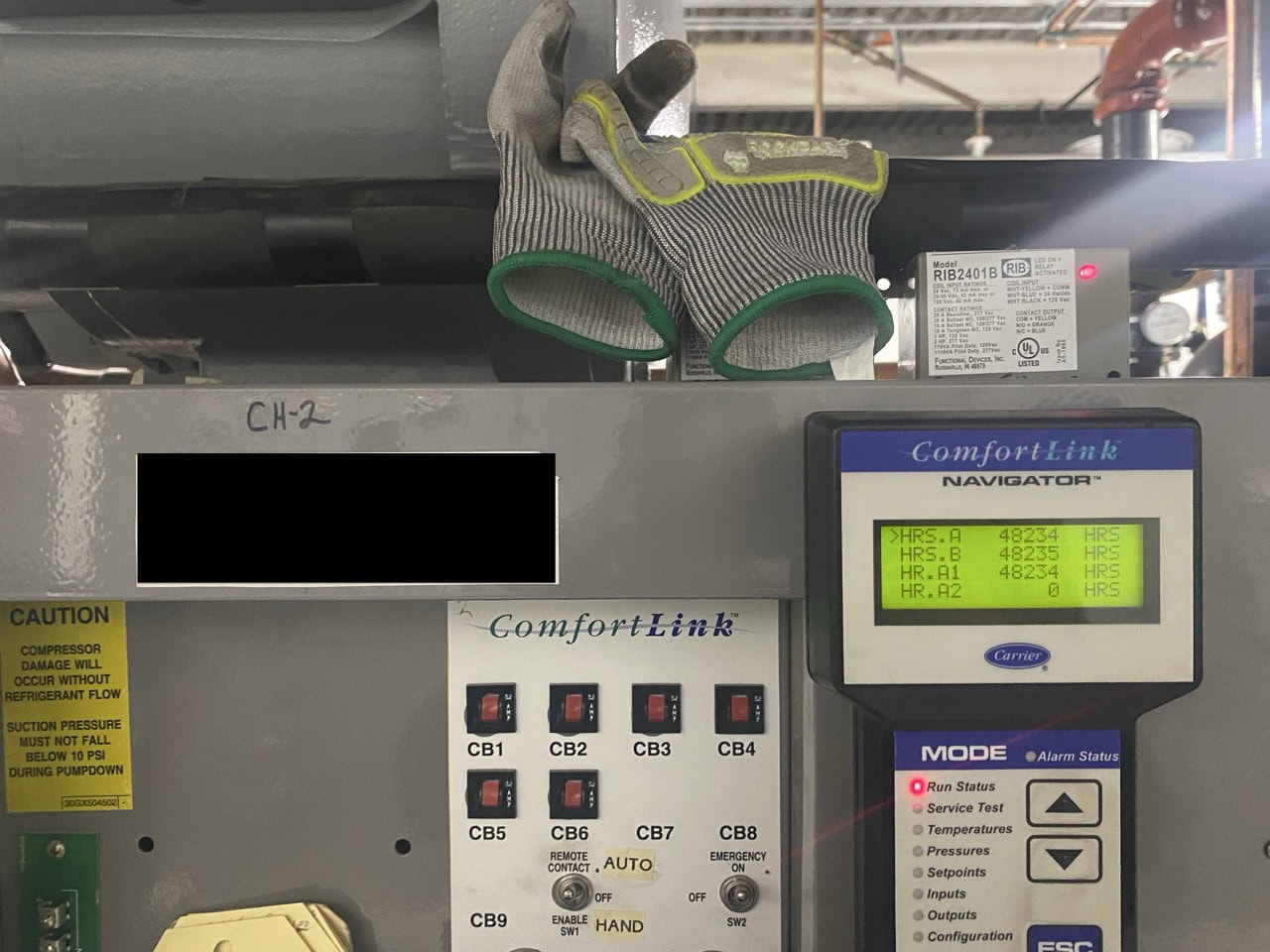 175 Ton Carrier 30HXC186RZE660 Chiller, 2004 - Image 3
