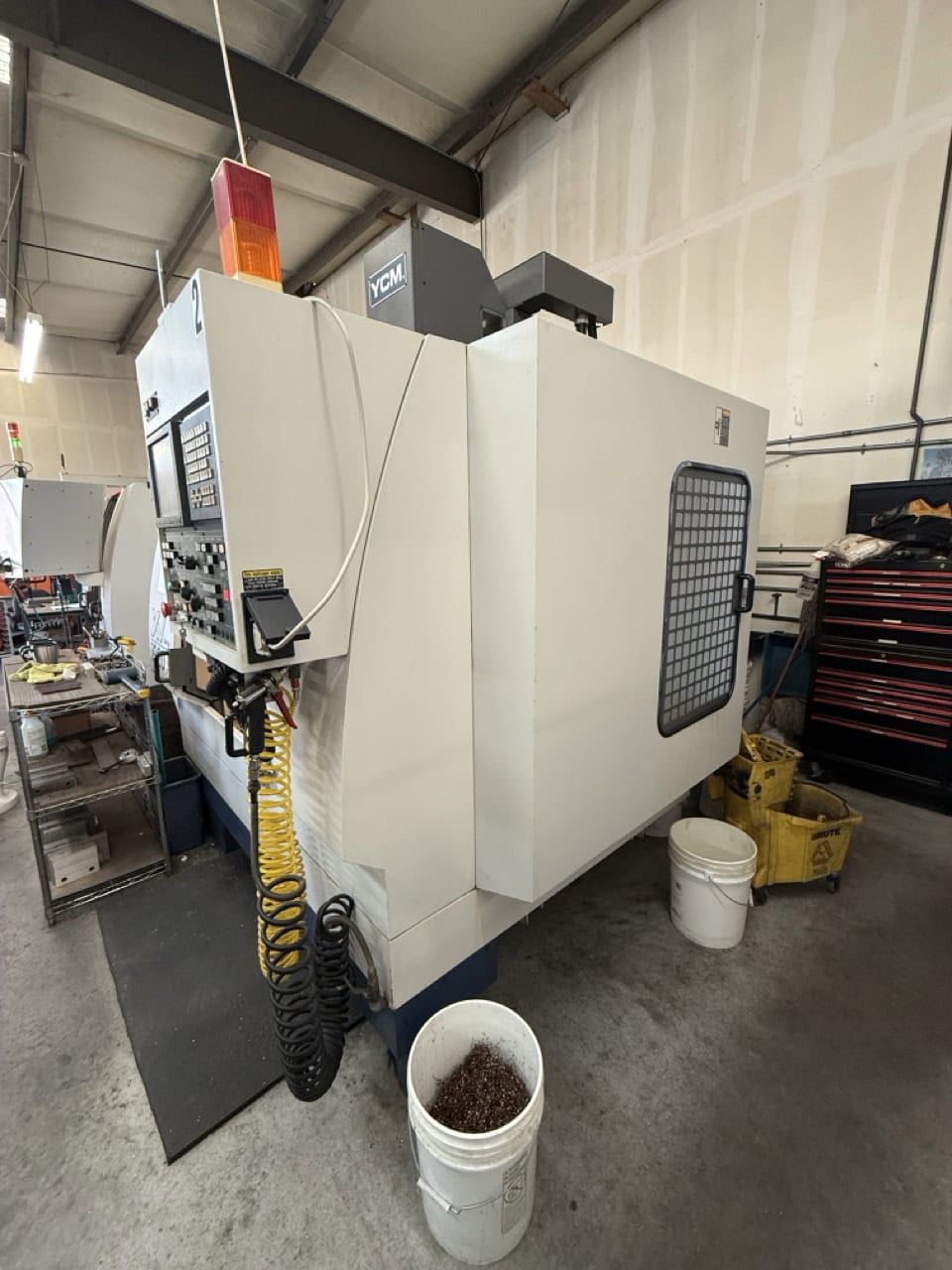 YCM XV1020A VMC, 2005 - Fanuc Control, Chip Auger, Video Available - Image 7