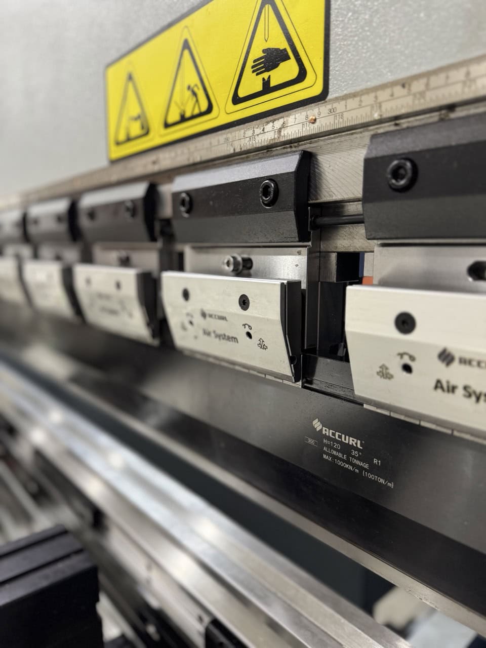 150 x 10' Ton Accurl Master CNC Press Brake, 2025 - 6+1 - Image 6