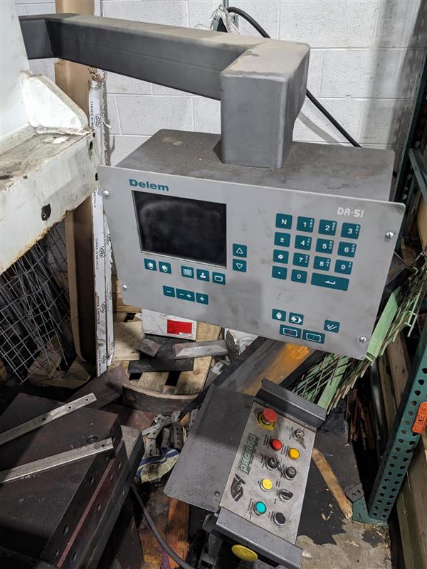 12' x 275 Ton Piranha Pro Series 2 CNC Hydraulic Press Brake, 2000 - Delem CNC Control - Image 7