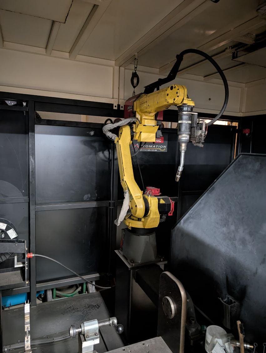 Lincoln Electric System 30HS Robotic Weld Cell, 2013 - Fanuc ArcMate 100ic with R-30iA Control - Image 3