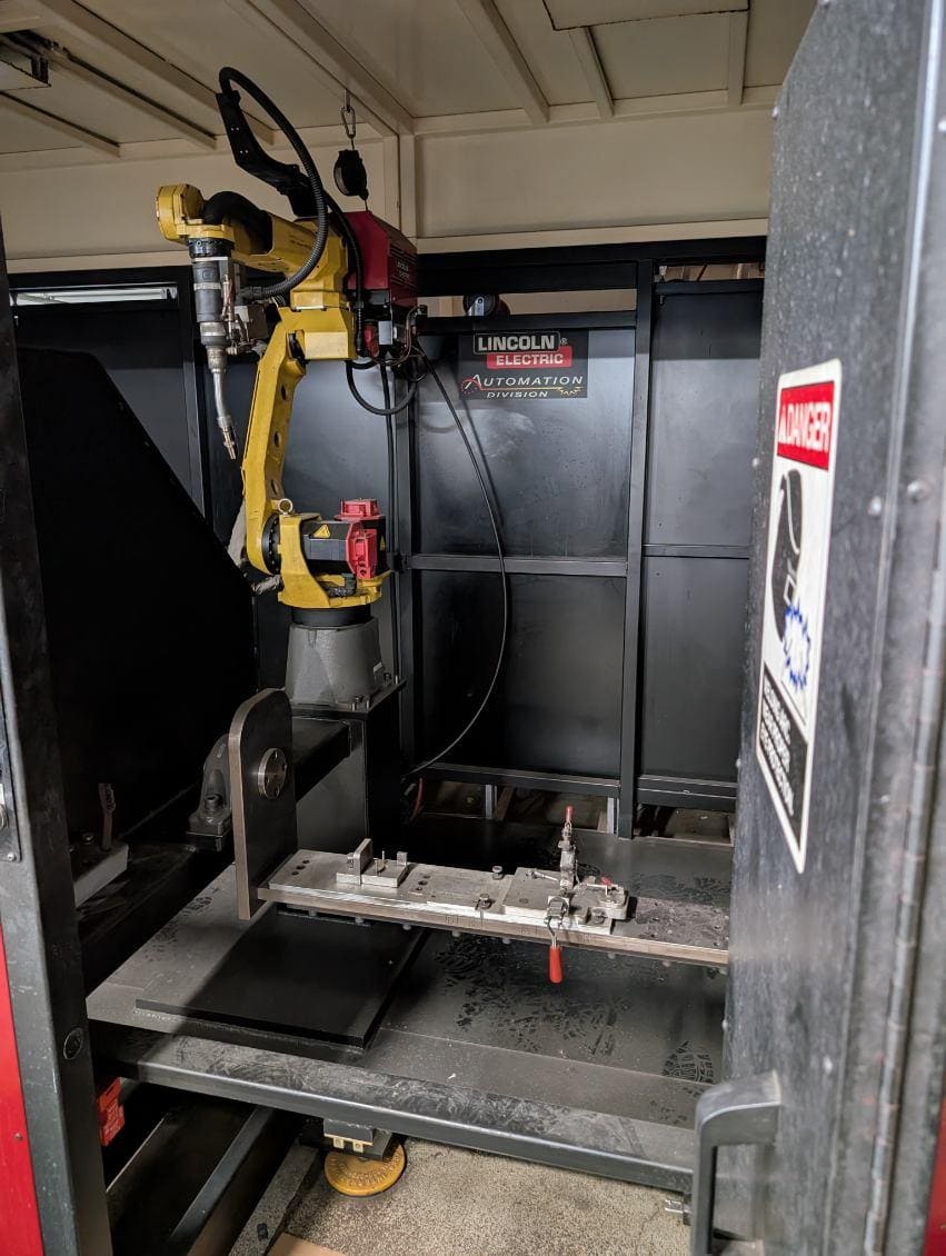 Lincoln Electric System 30HS Robotic Weld Cell, 2013 - Fanuc ArcMate 100ic with R-30iA Control - Image 4