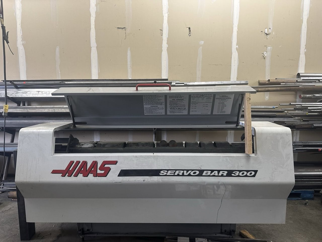 Haas SL-20 CNC Lathe, 2001 - Live Tooling, Haas Servo Bar 300 Bar Feeder