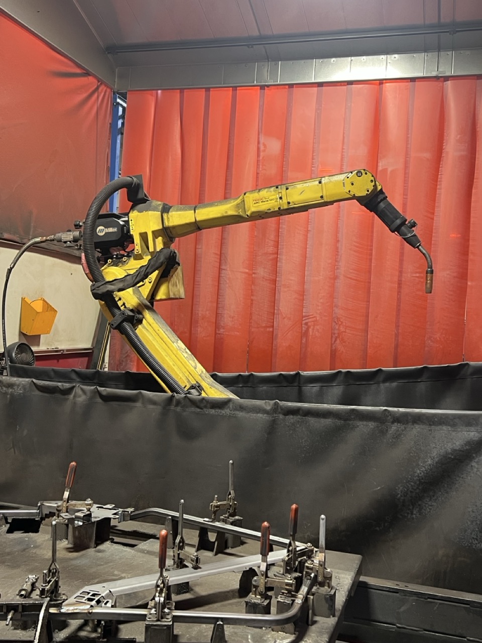 Genesis Welding Systems Robotic Welding Cell, Fanuc ArcMate 120iD 10L, 2012 - Miller Auto Axcess 300 DI Power Source (2) - Image 2