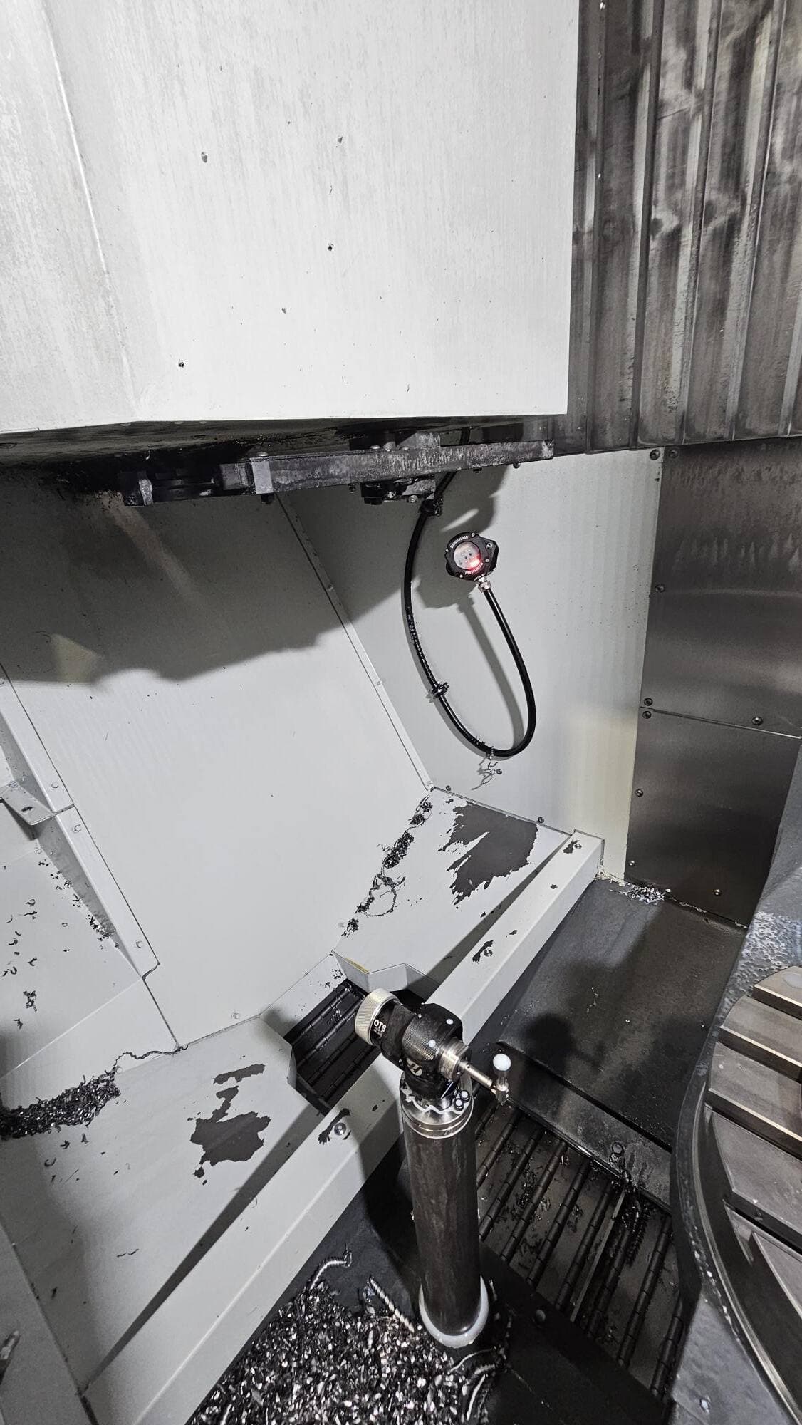 Haas UMC-500SS, 2021 - Through Spindle Coolant, Mist Extractor, Chip Conveyor - Image 11
