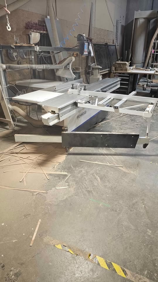 Ironwood SL300 Sliding Table Saw, 2023 - Full Length Bridge Clamp - Image 3