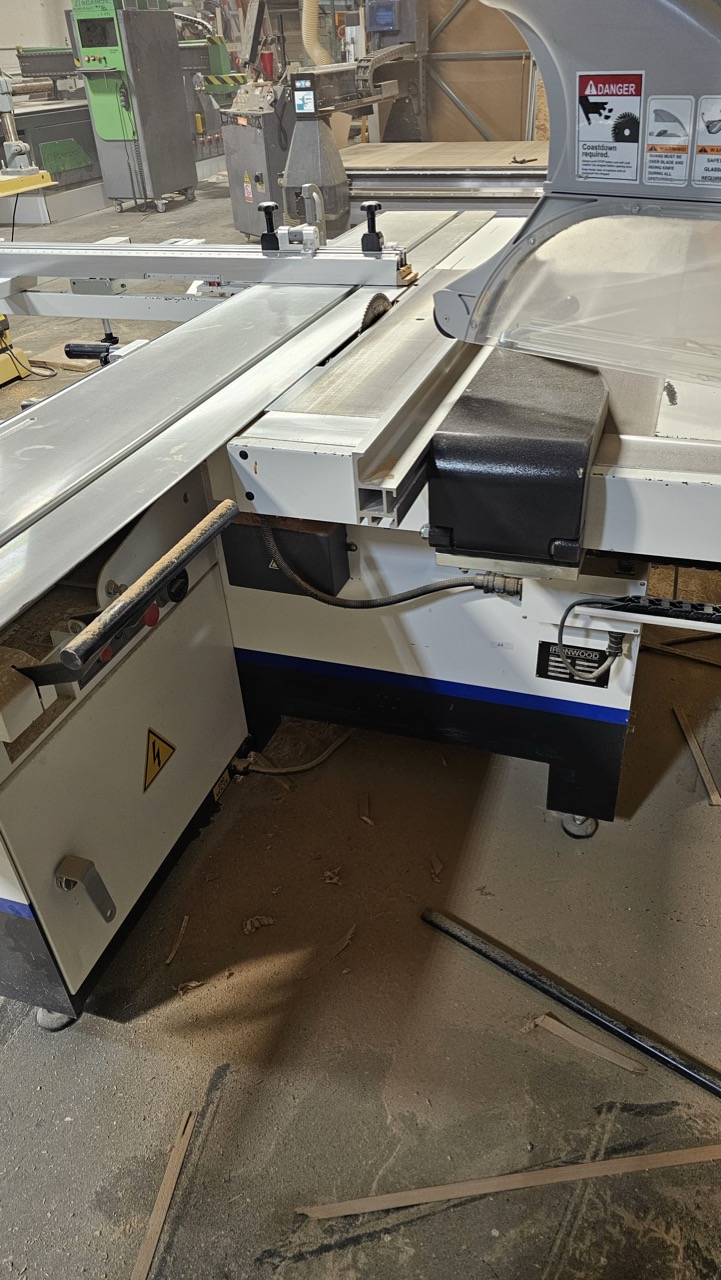 Ironwood SL300 Sliding Table Saw, 2023 - Full Length Bridge Clamp - Image 6