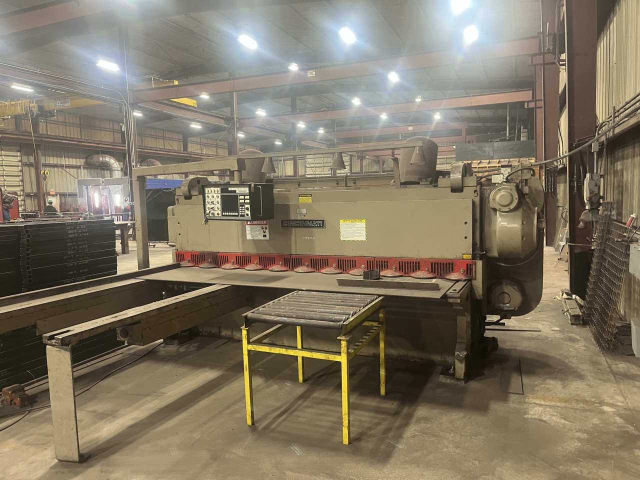 3/8" x 10' Cincinnati 2510G CNC Mechanical Power Squaring Shear, 1985 - Backgauge - Image 2