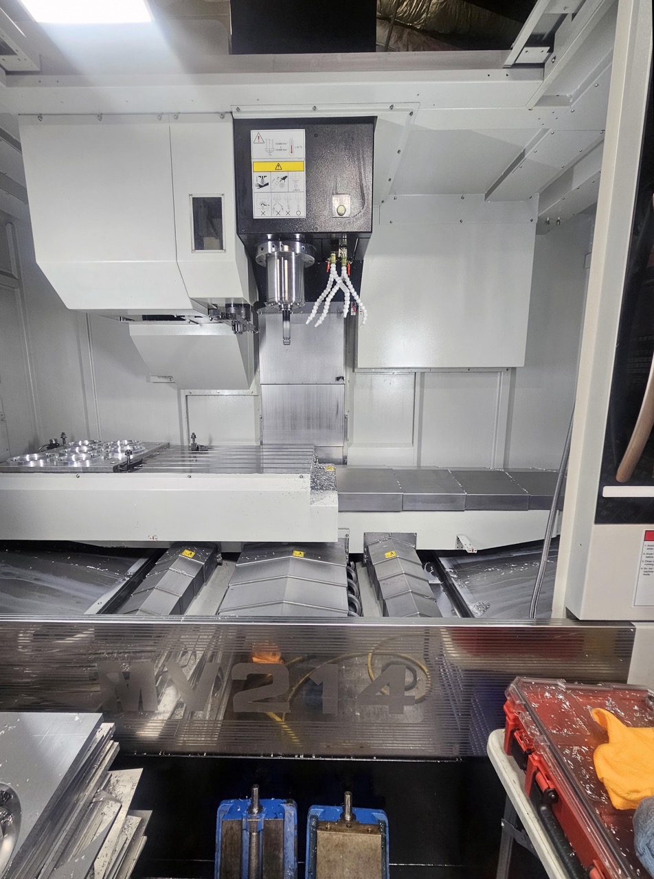 Quaser MV214 VMC, 2022 - 15K Spindle, Probing, TSC, 4th Axis Wired, Fanuc, LOW Hours - Image 4