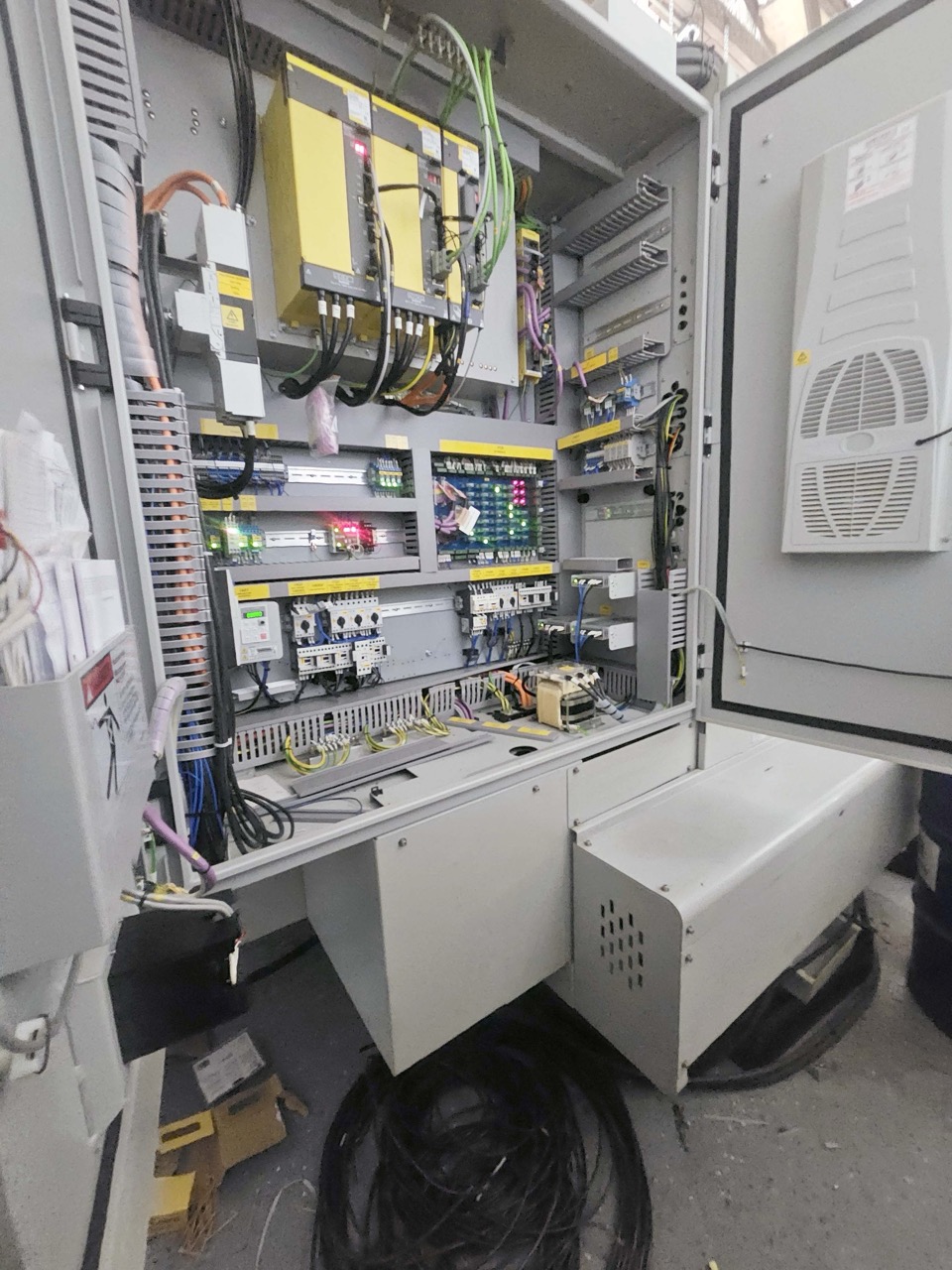 Quaser MV214 VMC, 2022 - 15K Spindle, Probing, TSC, 4th Axis Wired, Fanuc, LOW Hours - Image 6
