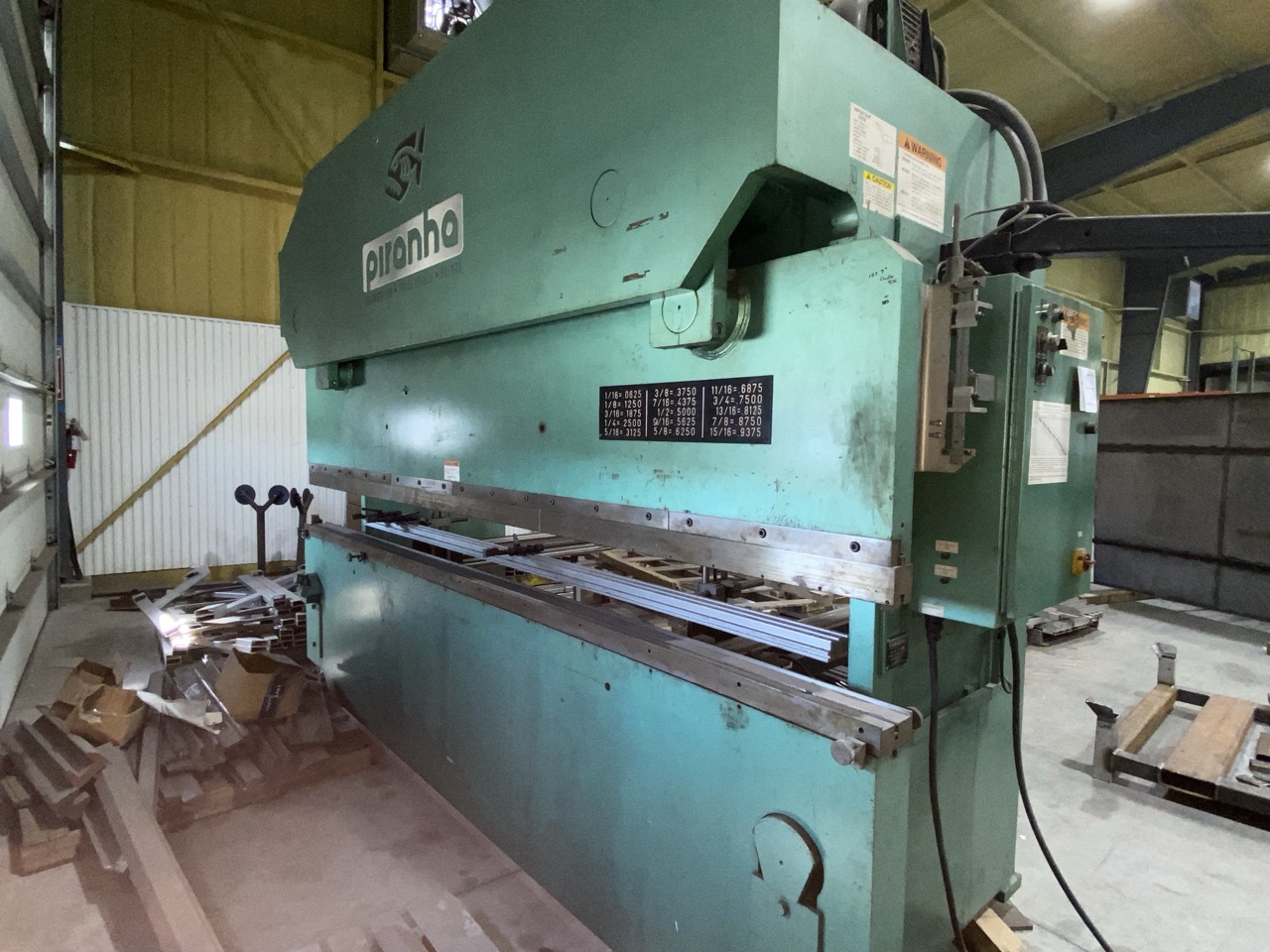 175 Ton x 12' Piranha CNC Press Brake 17512, CNC Backguage, Tooling Included