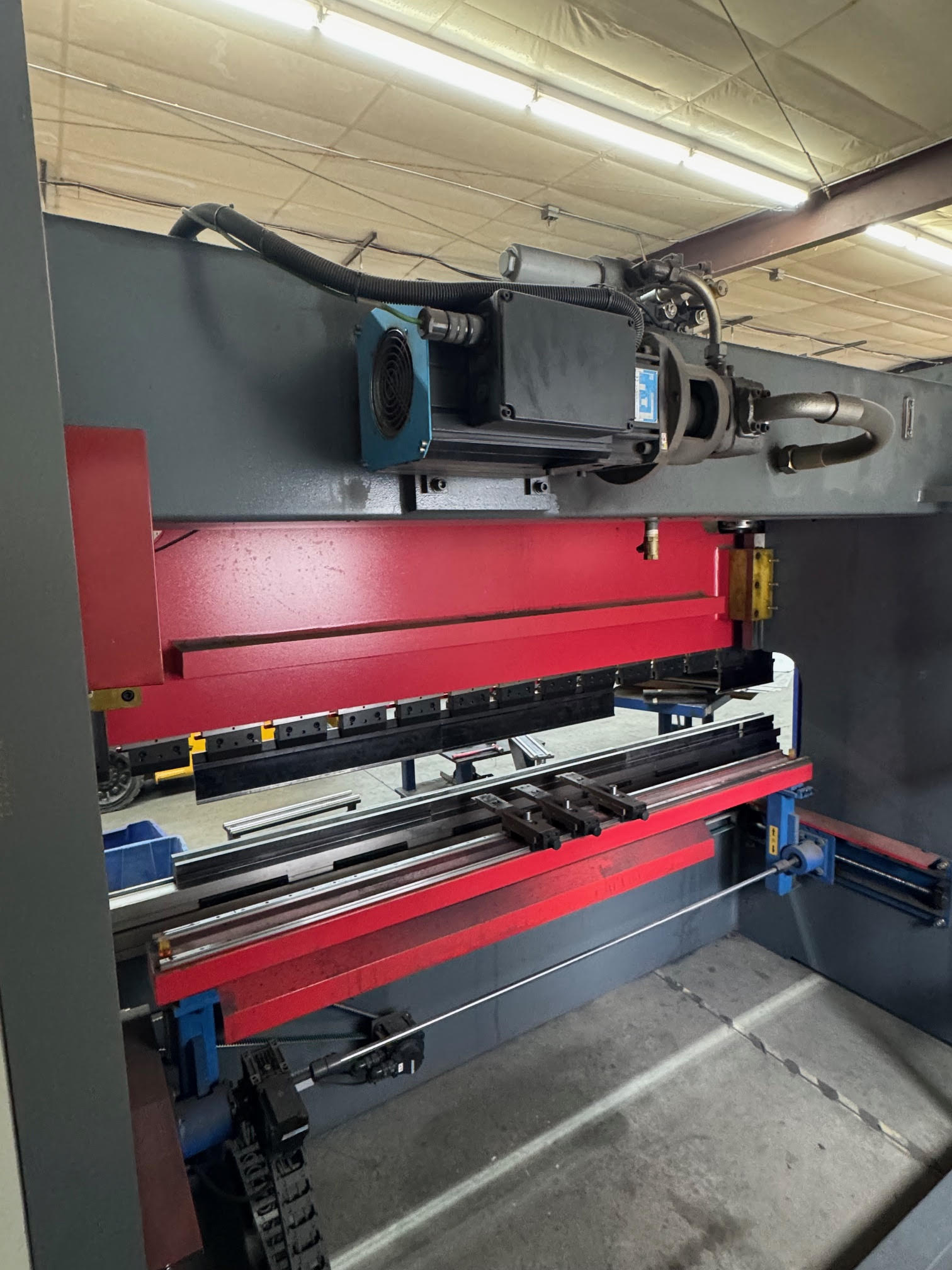 220ton x 10' Prima, Hydraulic Press Brake, 2023 - Delem DA-53T Control, Tooling, Low Usage - Image 2