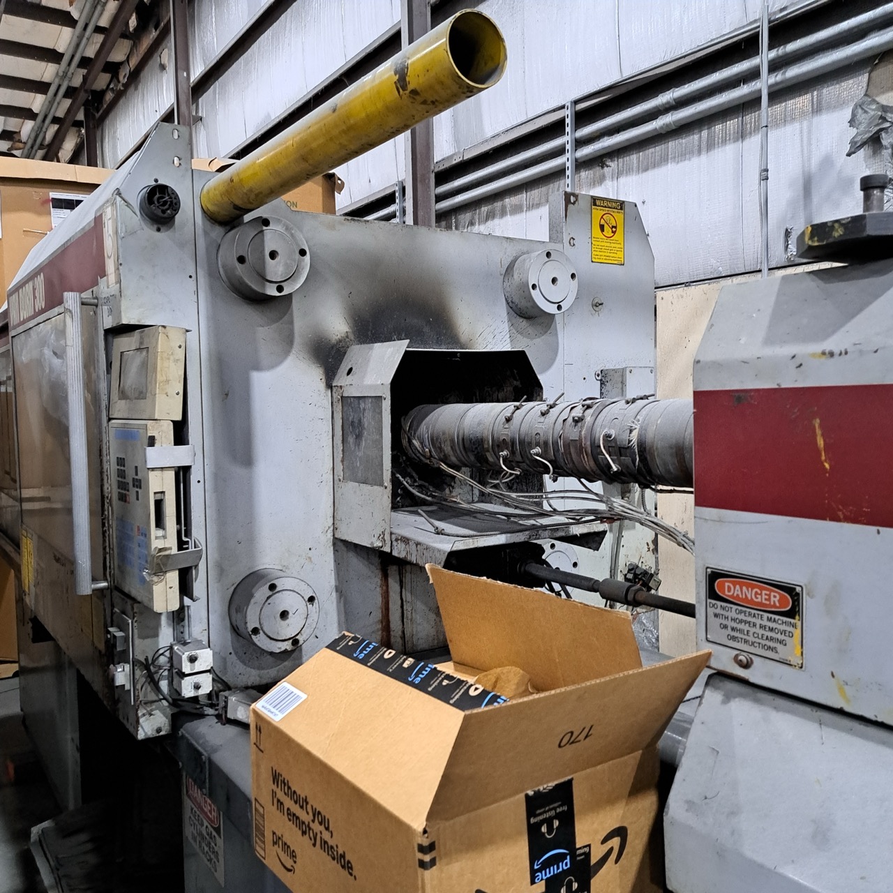 300 Ton, 30 oz Van Dorn 300 RS-30F-HT Injection Molding Machine, 1993 - Image 4