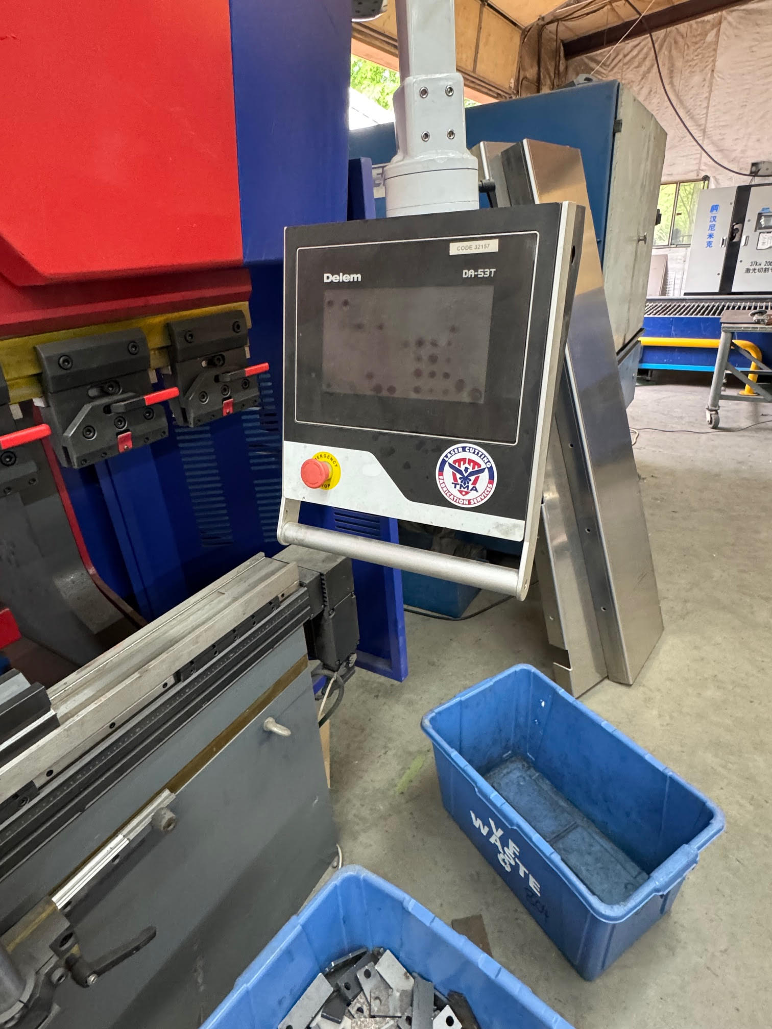 220ton x 10' Prima, Hydraulic Press Brake, 2023 - Delem DA-53T Control, Tooling, Low Usage - Image 5
