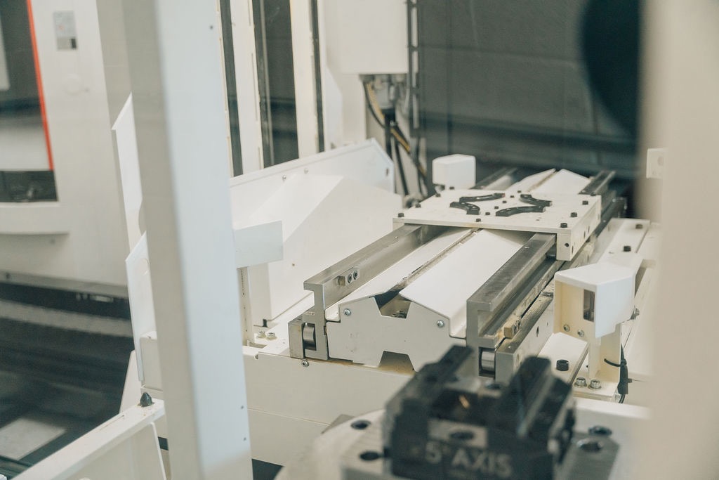 Mazak Variaxis i-600, 2022 - 5th Axis Trunion Table, TSC, 12 Pallet Pallet Tech System - Image 7