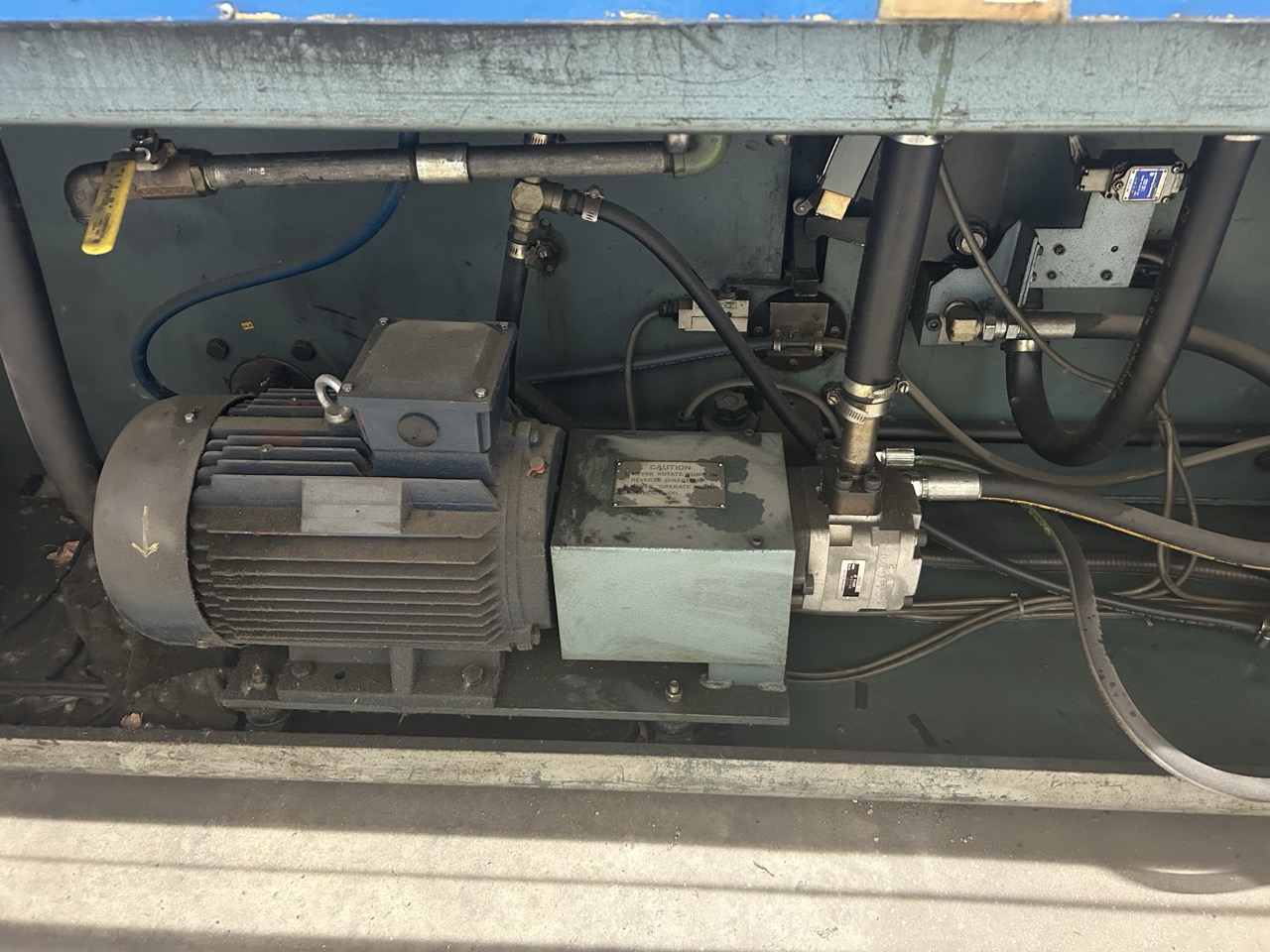 100 Ton x 10' Amada RG-100 Hydraulic Press Brake, 1984 - Image 8