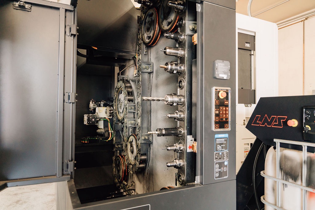 Mazak Variaxis i-600, 2022 - 5th Axis Trunion Table, TSC, 12 Pallet Pallet Tech System - Image 9