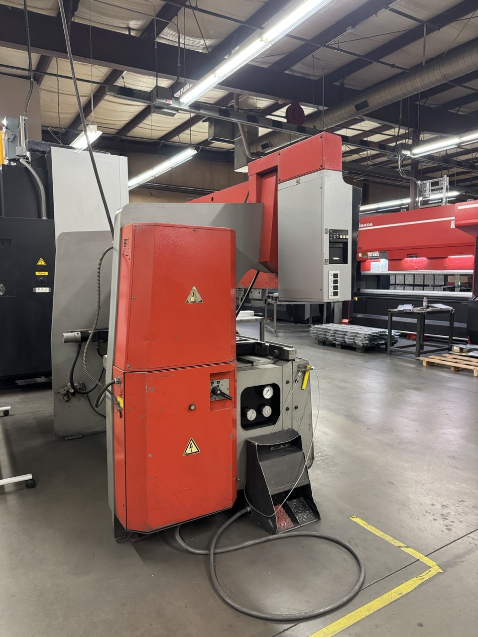 6' x 50 Ton Amada FBD-5020 CNC Hydralic Press Brake, 1986 - CNC Multi-Axis Backgauge - Image 3