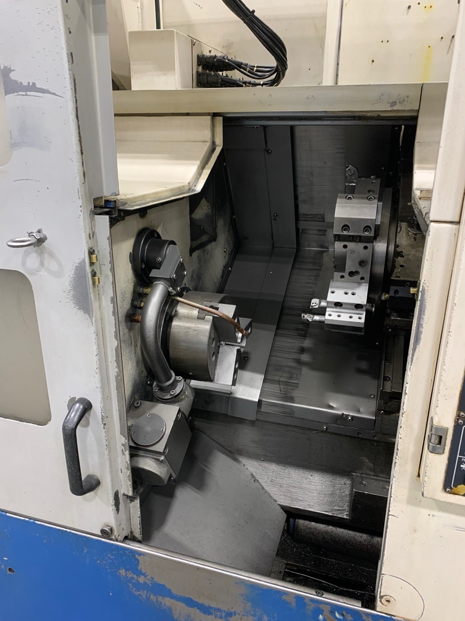 Daewoo Lynx 200GL CNC Lathe, 1999 - Parts Catcher, Tool Presetter, Chip Conveyor - Image 6