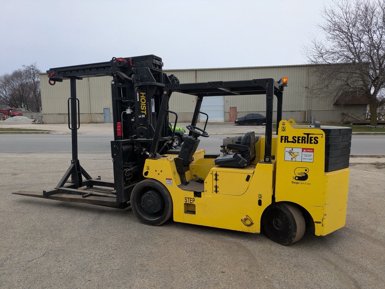 35,000lb Hoist Versalift Forklift, 2021