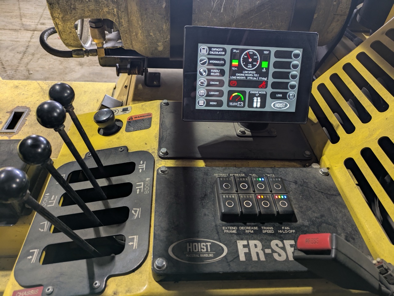 35,000lb Hoist Versalift Forklift, 2021 - Image 9