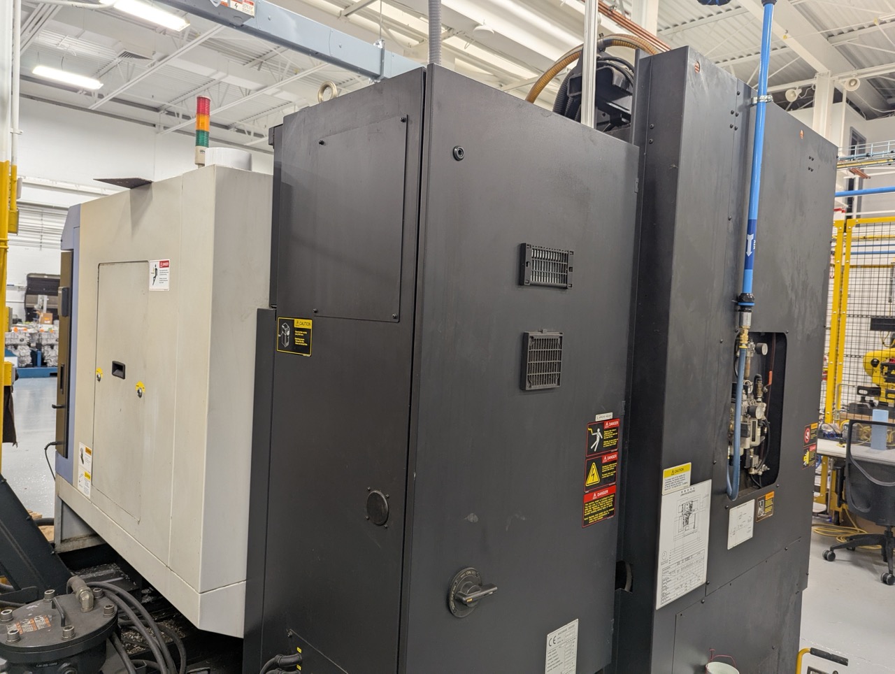 Doosan DNM500 VMC, 2008 - Chip Conveyor - Image 6